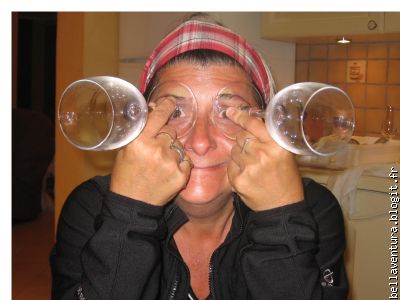 C'est définitif, à son retour Sue a besoin de lunettes