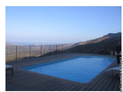 Méchante vue de la piscine - J'ose pas penser comment ils ont fait